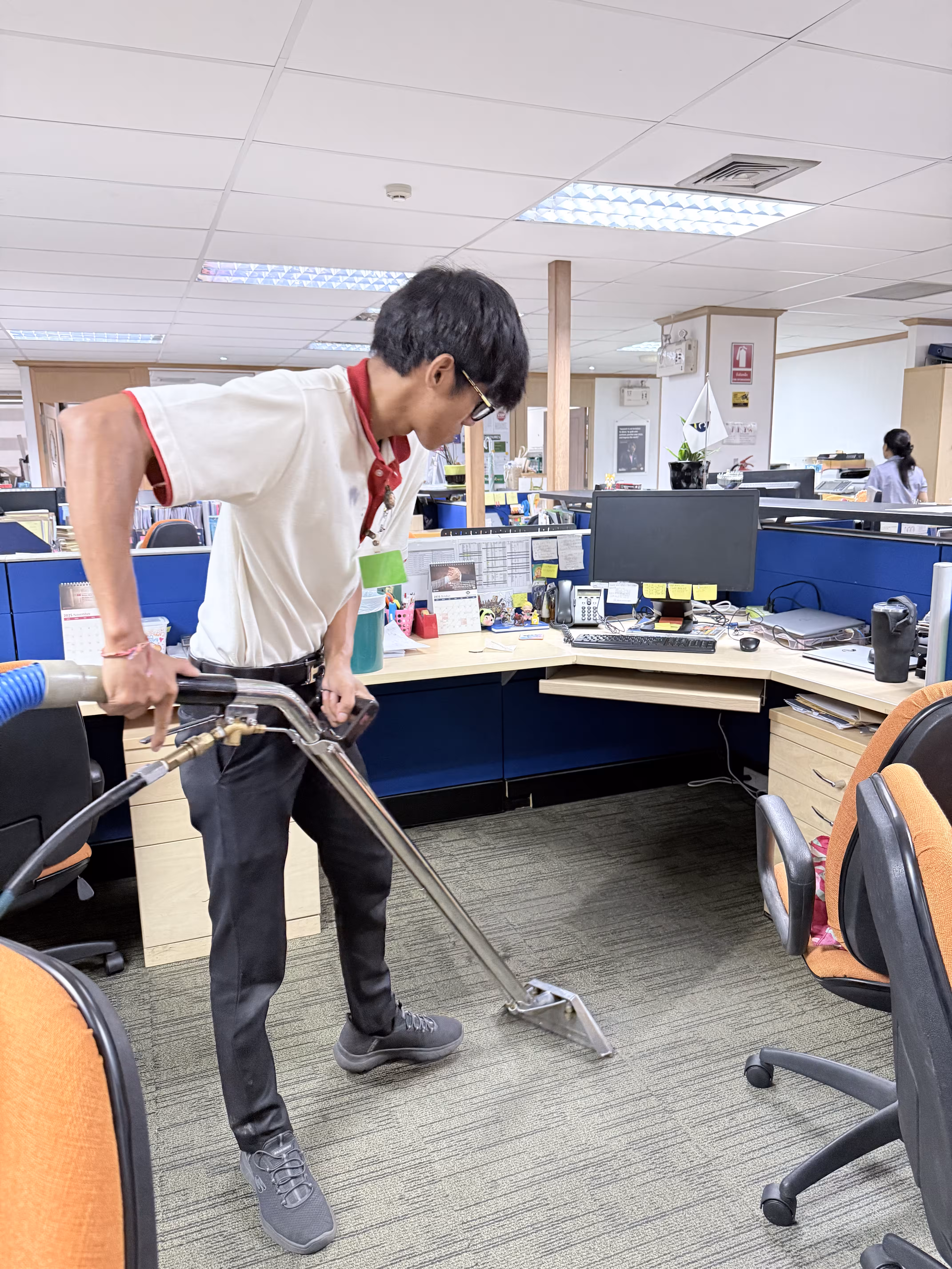 โปรแกรมซักพรมและขัดหินสำนักงานใหญ่
